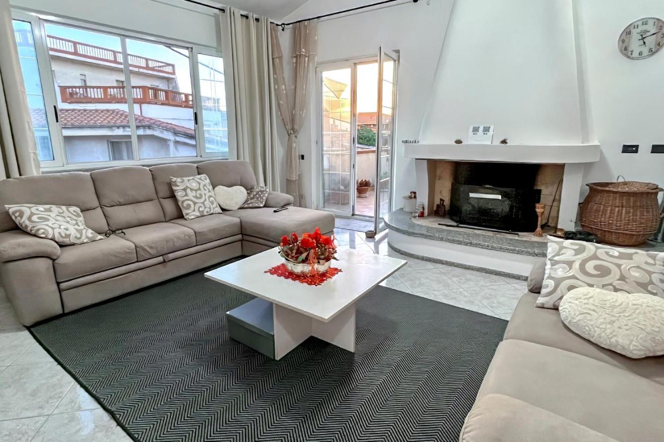 Luxury Home Cabras Centro Exterior photo